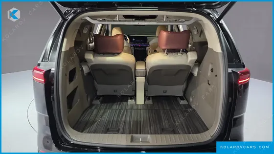 KIA CARNIVAL GASOLINE 4-SEATER HI-LIMOUSINE