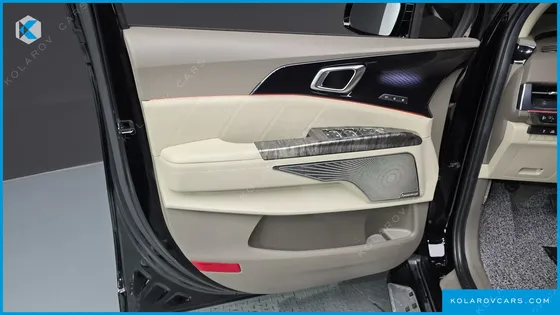 KIA CARNIVAL GASOLINE 4-SEATER HI-LIMOUSINE
