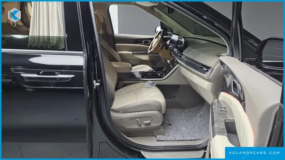 KIA CARNIVAL GASOLINE 4-SEATER HI-LIMOUSINE