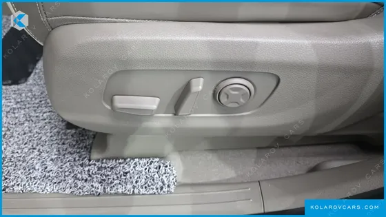 KIA CARNIVAL GASOLINE 4-SEATER HI-LIMOUSINE