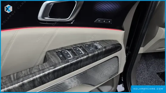 KIA CARNIVAL GASOLINE 4-SEATER HI-LIMOUSINE