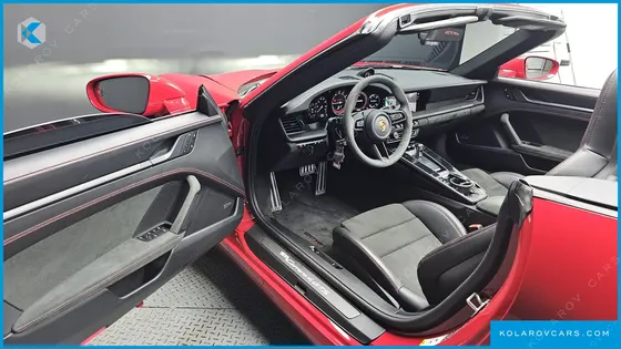PORSCHE 911 CARRERA 4 GTS CABRIOLET