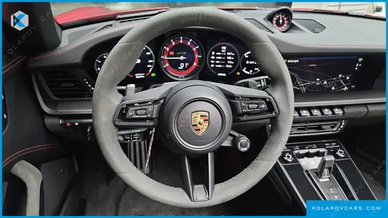 PORSCHE 911 CARRERA 4 GTS CABRIOLET