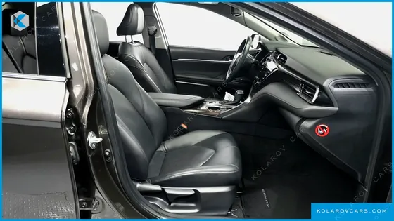 TOYOTA CAMRY 2.5 XLE HYBRID