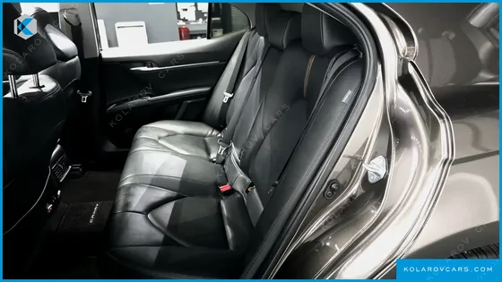 TOYOTA CAMRY 2.5 XLE HYBRID