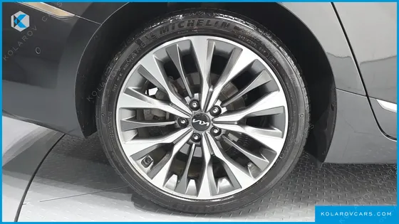 KIA K8 2.5 GASOLINE 2WD