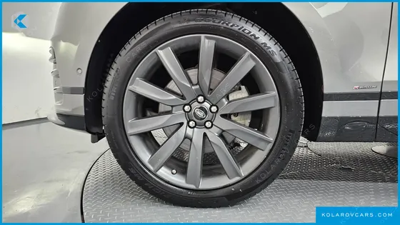 LAND ROVER RANGE ROVER VELAR 3.0 D300 R-DYNAMIC HSE