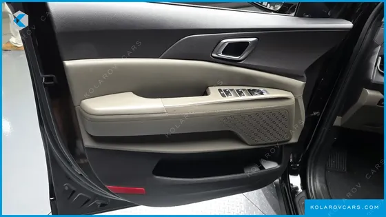 KIA CARNIVAL GASOLINE 9-SEATER NOBLESSE