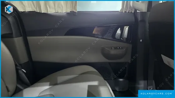KIA CARNIVAL HEV 7SEATER GRAVITY