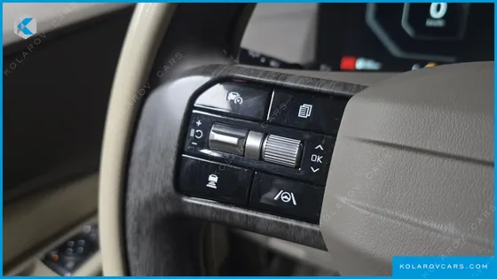 KIA CARNIVAL GASOLINE 7-SEATER NOBLESSE