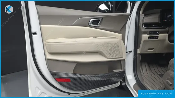 KIA CARNIVAL GASOLINE 7-SEATER NOBLESSE