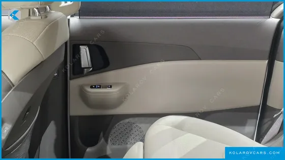 KIA CARNIVAL GASOLINE 7-SEATER NOBLESSE
