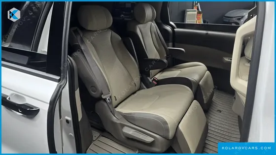 KIA CARNIVAL GASOLINE 7-SEATER NOBLESSE