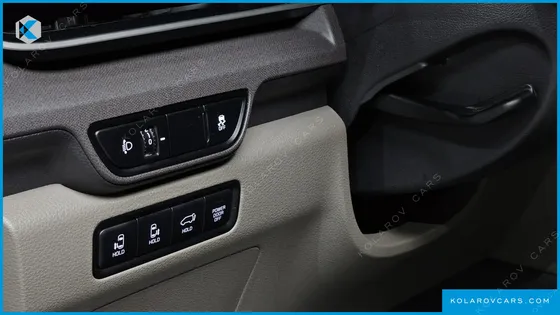 KIA CARNIVAL DIESEL 9-SEATER NOBLESSE