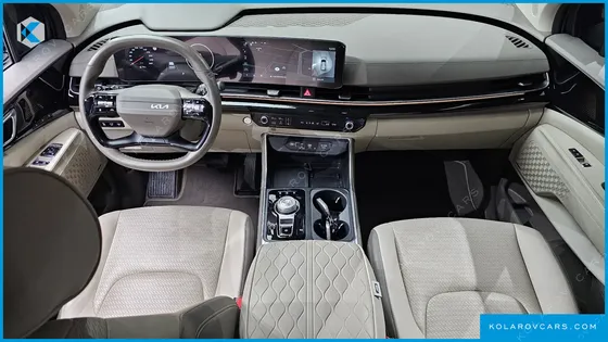 KIA CARNIVAL GASOLINE 7-SEATER SIGNATURE