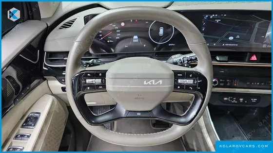 KIA CARNIVAL GASOLINE 7-SEATER SIGNATURE