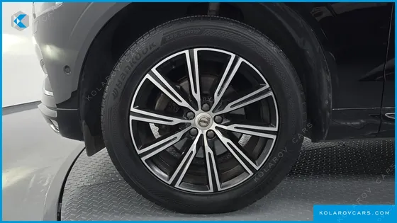 VOLVO XC60 B5 INSCRIPTION