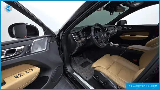 VOLVO XC60 B5 INSCRIPTION