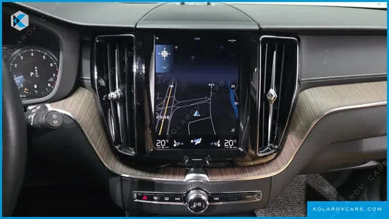 VOLVO XC60 B5 INSCRIPTION