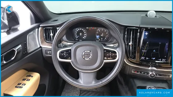 VOLVO XC60 B5 INSCRIPTION