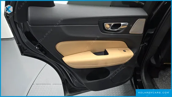 VOLVO XC60 B5 INSCRIPTION