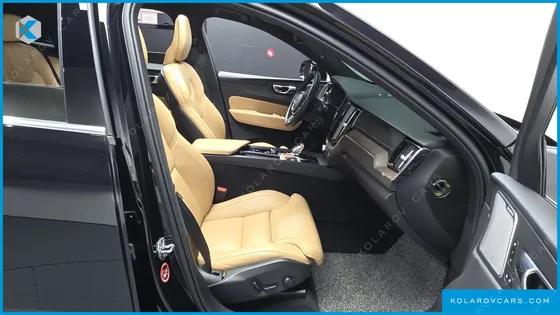 VOLVO XC60 B5 INSCRIPTION