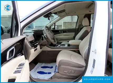 KIA CARNIVAL GASOLINE 9-SEATER HI LIMOUSINE