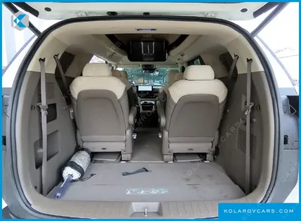 KIA CARNIVAL GASOLINE 9-SEATER HI LIMOUSINE
