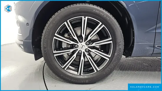 VOLVO XC60 B5 INSCRIPTION
