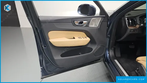VOLVO XC60 B5 INSCRIPTION
