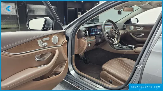 MERCEDES E-CLASS E300 4MATIC EXCLUSIVE