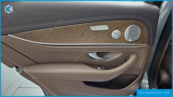 MERCEDES E-CLASS E300 4MATIC EXCLUSIVE