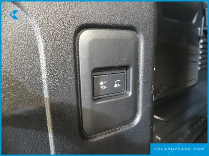 LAND ROVER DEFENDER 110 D250 SE