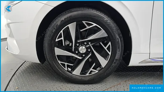 HYUNDAI GRANDEUR LE BLANC