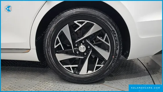 HYUNDAI GRANDEUR LE BLANC