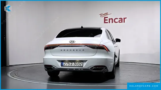 HYUNDAI GRANDEUR LE BLANC