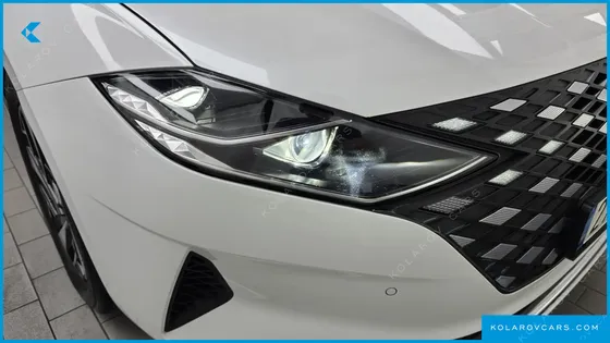 HYUNDAI GRANDEUR LE BLANC