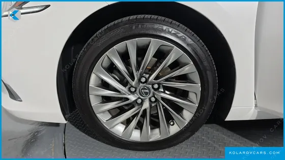 LEXUS ES LUXURY PLUS