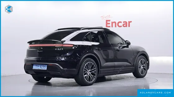 PORSCHE MACAN BASE 4
