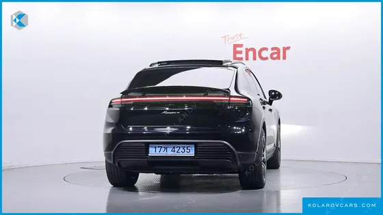 PORSCHE MACAN BASE 4