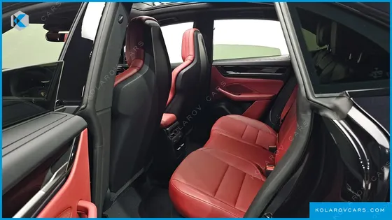 PORSCHE MACAN BASE 4
