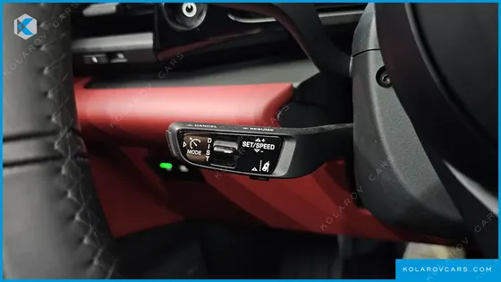 PORSCHE MACAN BASE 4