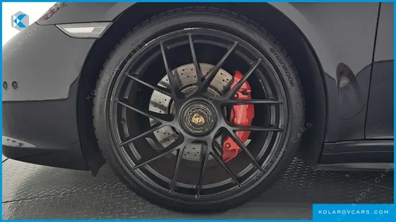 PORSCHE 911 CARRERA 4 GTS