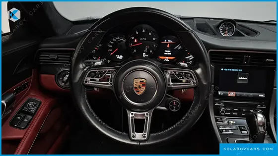 PORSCHE 911 CARRERA 4 GTS