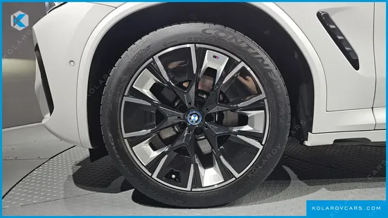 BMW IX3 M SPORTS