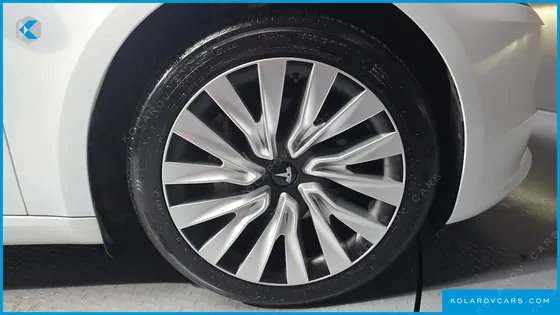 TESLA MODEL 3 RWD