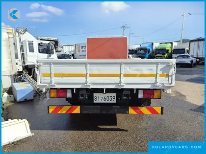 HYUNDAI MEGA TRUCK GOLD
