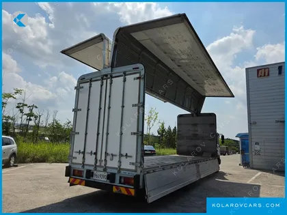 HYUNDAI MEGA TRUCK GOLD