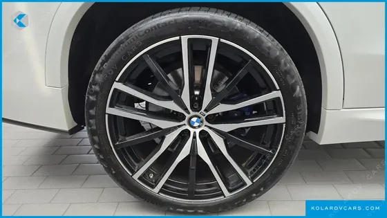 BMW X5 M50I