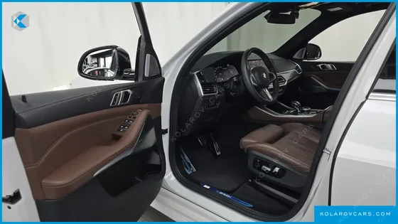 BMW X5 M50I